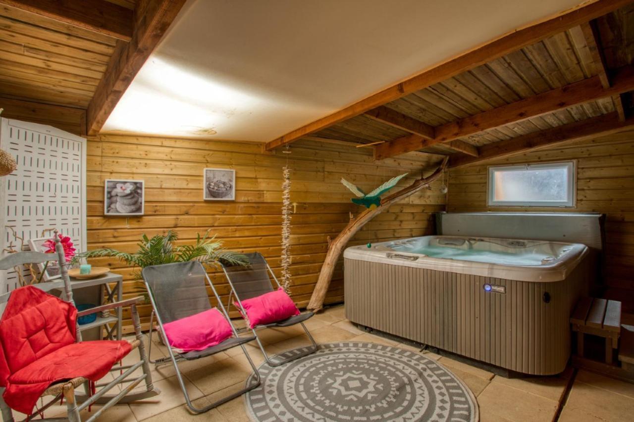 Le Moulin Du Bleufond Hotell Montignac-Lascaux Eksteriør bilde